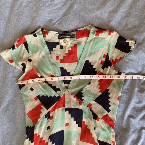 **SOLD** Blue, green, red pattern silk dress - Picture 5 of 8